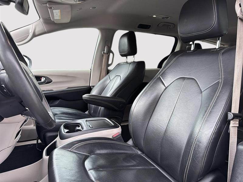 chrysler Pacifica 2022 - 17