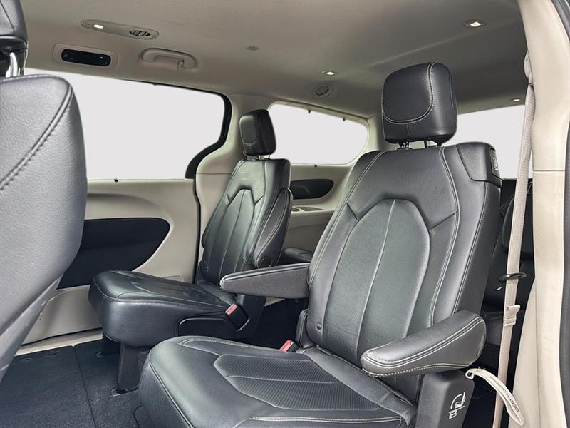 chrysler Pacifica 2022 - 18