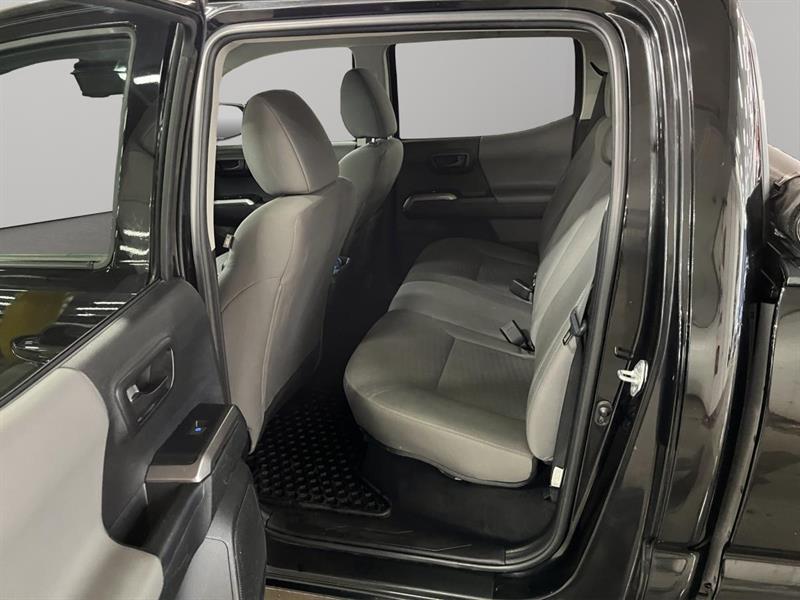 toyota Tacoma 2023 - 18