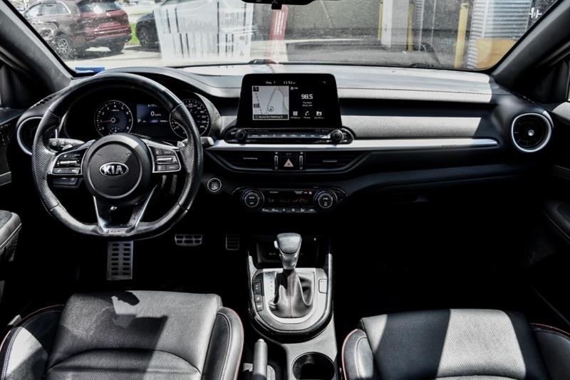 kia Forte 2021 - 16