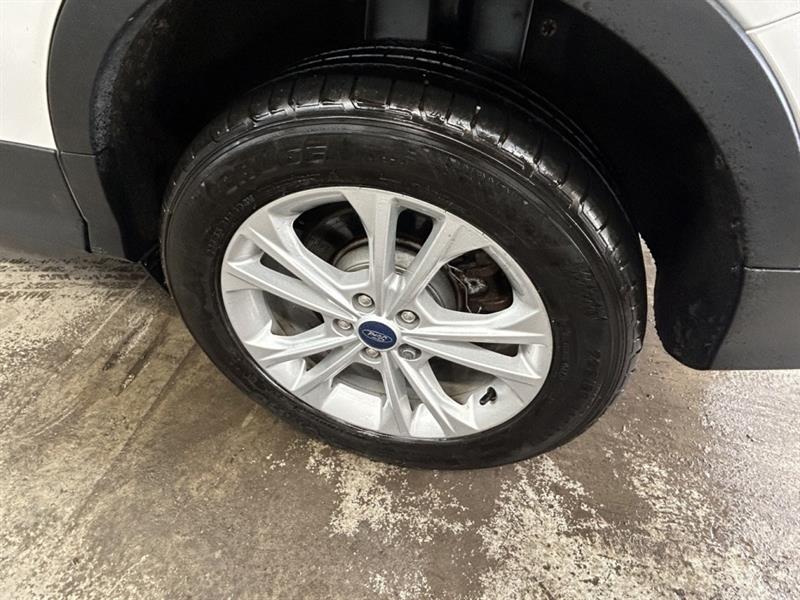 ford Escape 2019 - 16