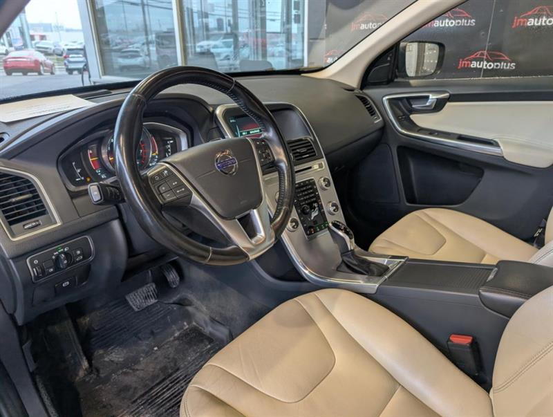 volvo XC60 2017 - 14