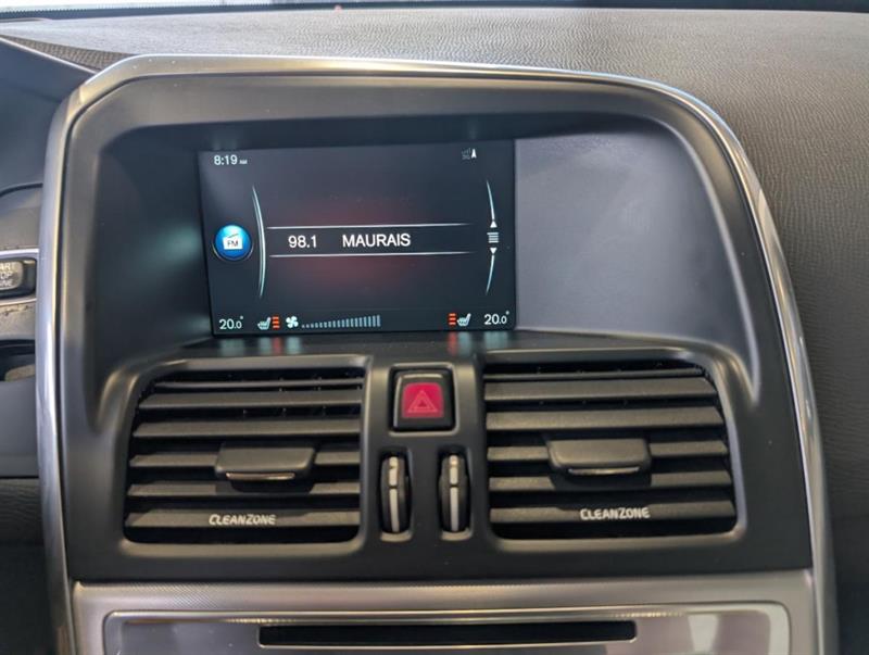 volvo XC60 2017 - 24
