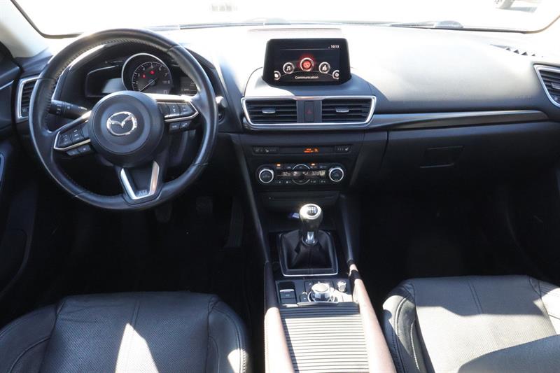 mazda Mazda3 2018 - 17