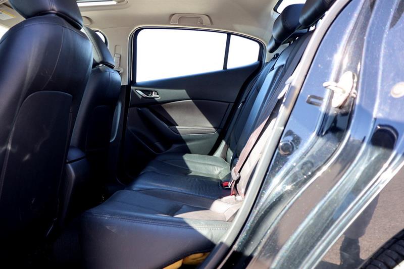 mazda Mazda3 2018 - 30