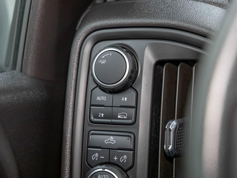chevrolet Silverado 1500 2023 - 23