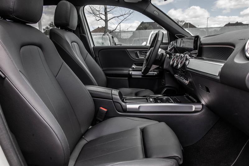 mercedes-benz GLB250 2025 - 41