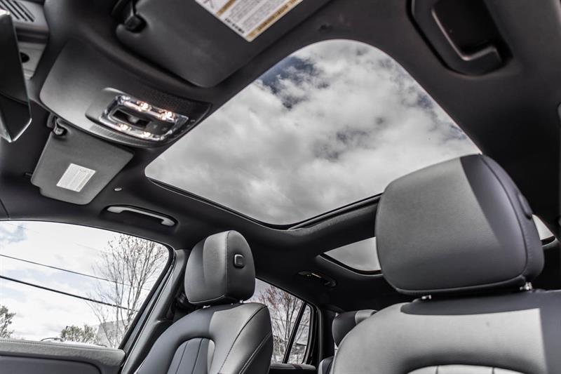 mercedes-benz GLA250 2022 - 35