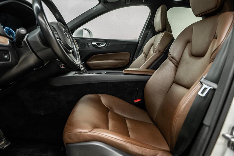 volvo XC60 2021 - 12
