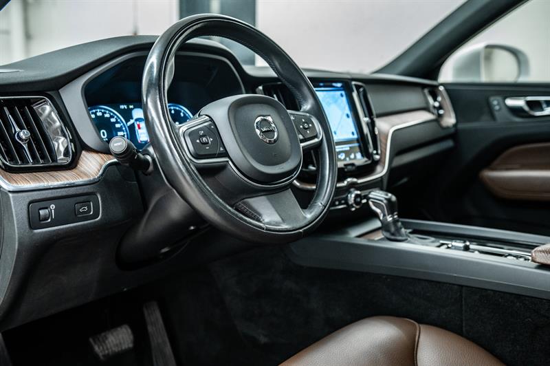 volvo XC60 2021 - 14