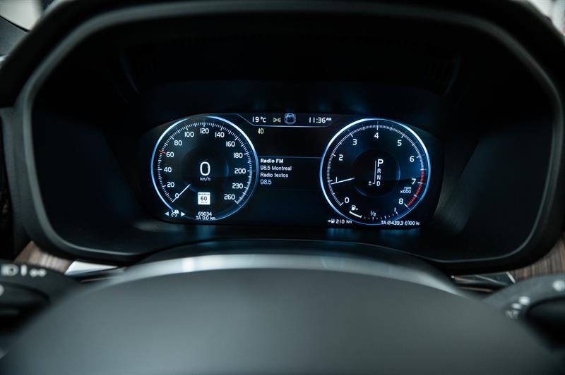 volvo XC60 2021 - 16