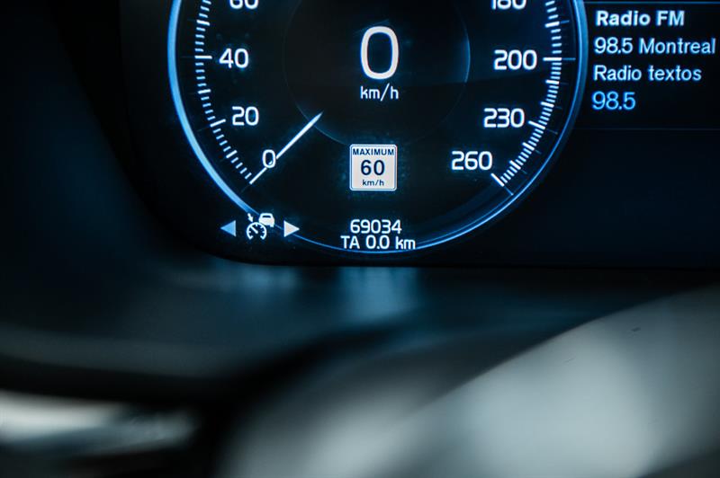 volvo XC60 2021 - 17