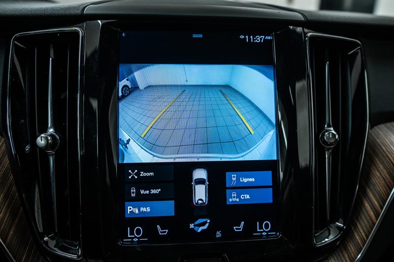 volvo XC60 2021 - 19
