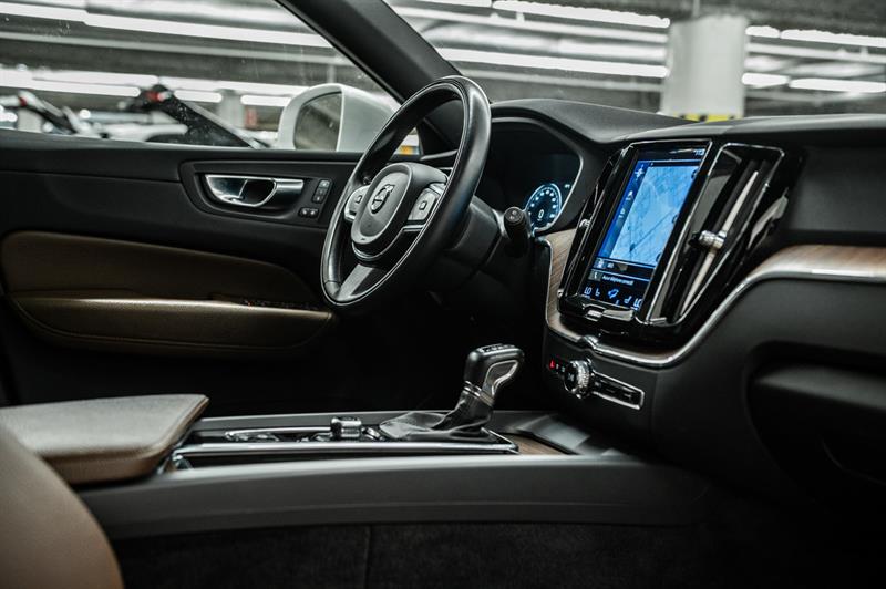 volvo XC60 2021 - 29