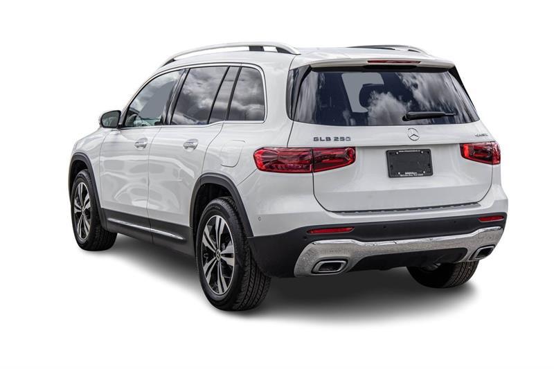 2025 Mercedes-Benz GLB - Image 10