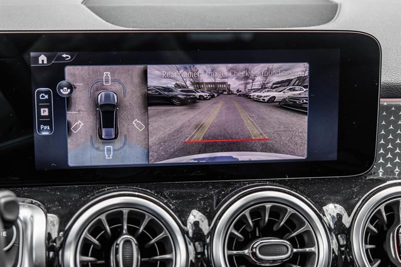 2025 Mercedes-Benz GLB - Image 34