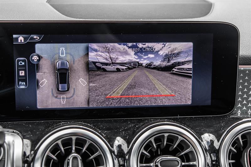 2025 Mercedes-Benz GLB - Image 35