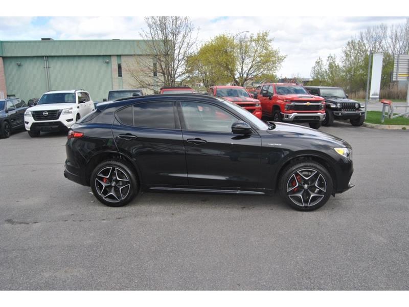 2022 Alfa Romeo Stelvio - Image 6