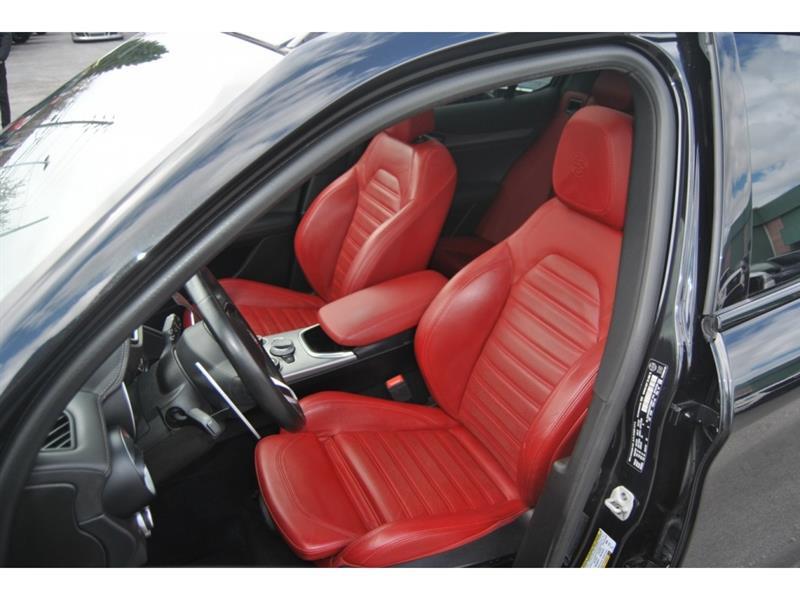 2022 Alfa Romeo Stelvio - Image 9