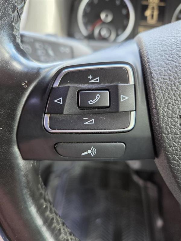 2015 Volkswagen Tiguan - Image 18