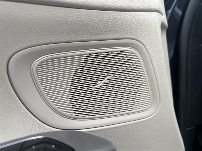 mercedes-benz C-Class 2022 - 16