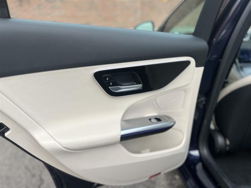 mercedes-benz C-Class 2022 - 28