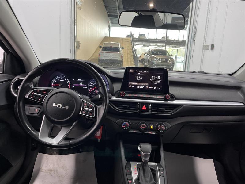 kia Forte 2022 - 19