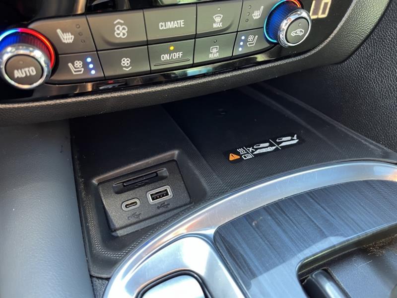 buick Enclave 2022 - 28