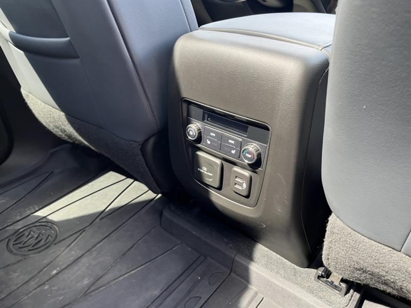 buick Enclave 2022 - 36