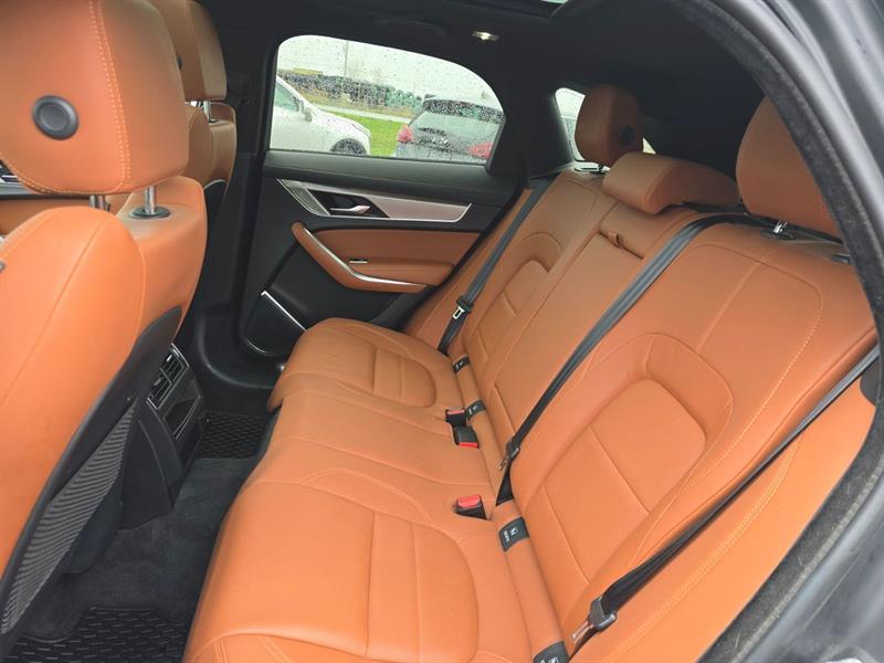 jaguar F-PACE 2023 - 17