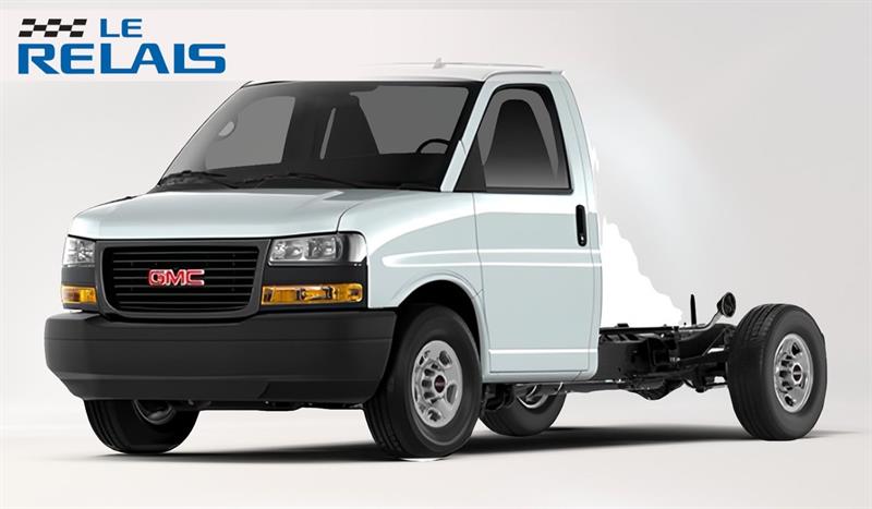 White 2026 GMC Savana Chassis 3500 139 Cutaway RWD Van Rear-Wheel Drive Automatic