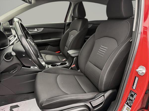 kia Forte 2019 - 13