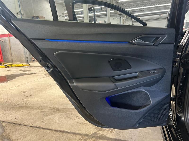 volkswagen Golf R 2022 - 36