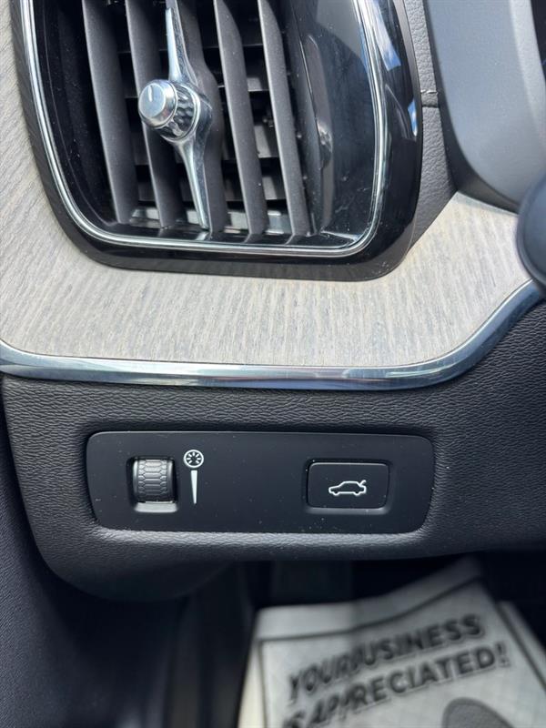 volvo XC60 2022 - 21