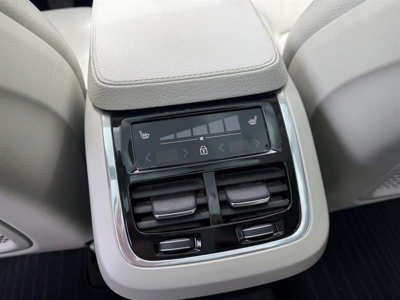volvo XC90 2018 - 29