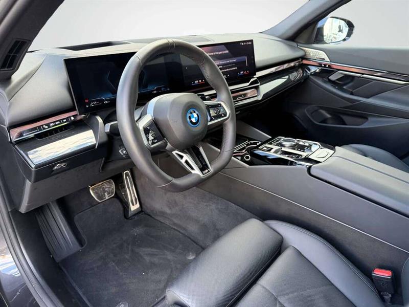 bmw 5 Series 2025 - 13