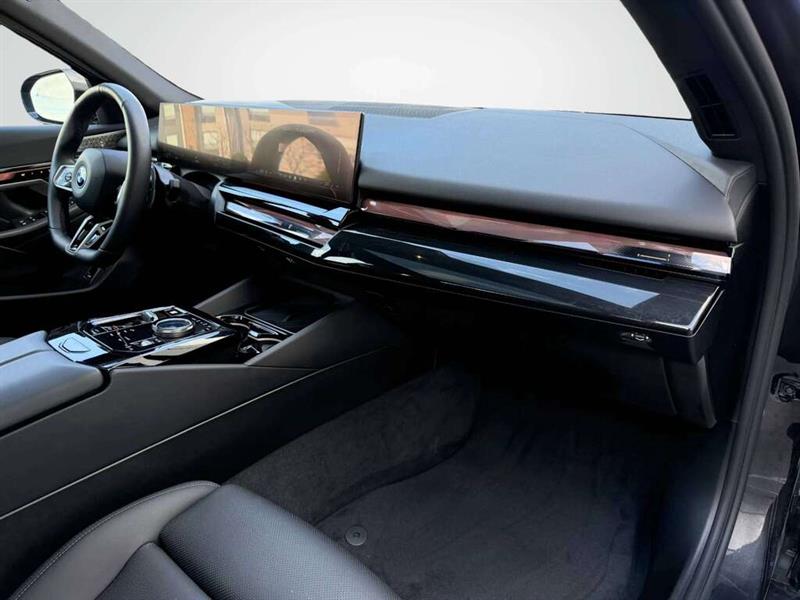 bmw 5 Series 2025 - 17