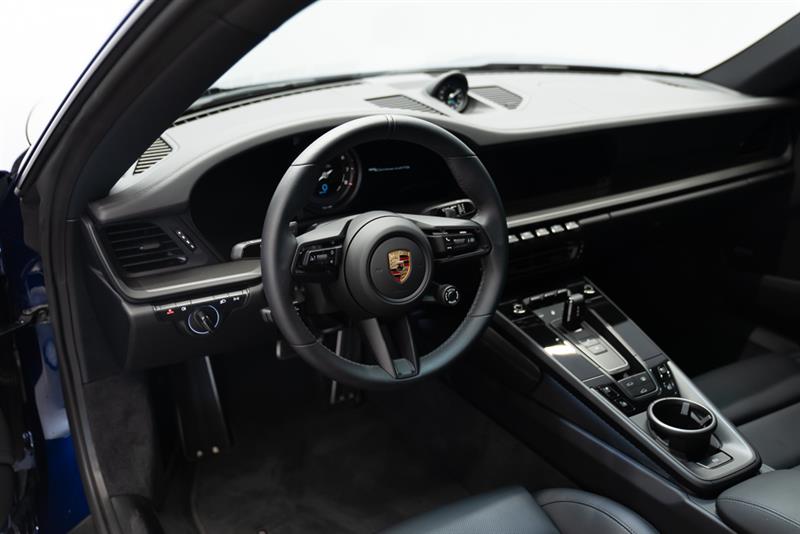 porsche 911 2023 - 13