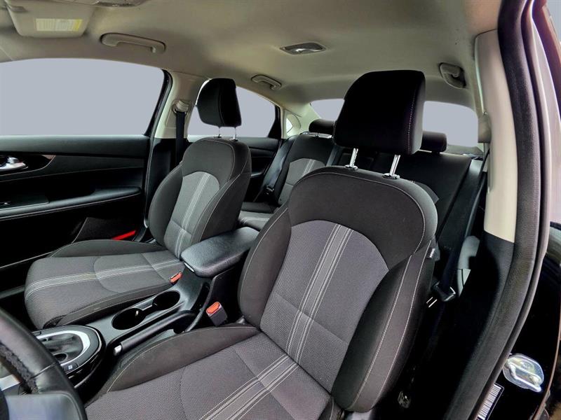kia Forte 2023 - 12