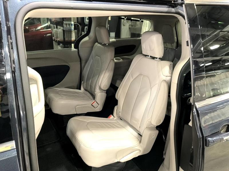 chrysler Pacifica 2021 - 24