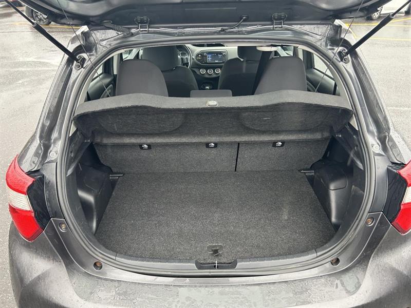 toyota Yaris Hatchback 2018 - 10