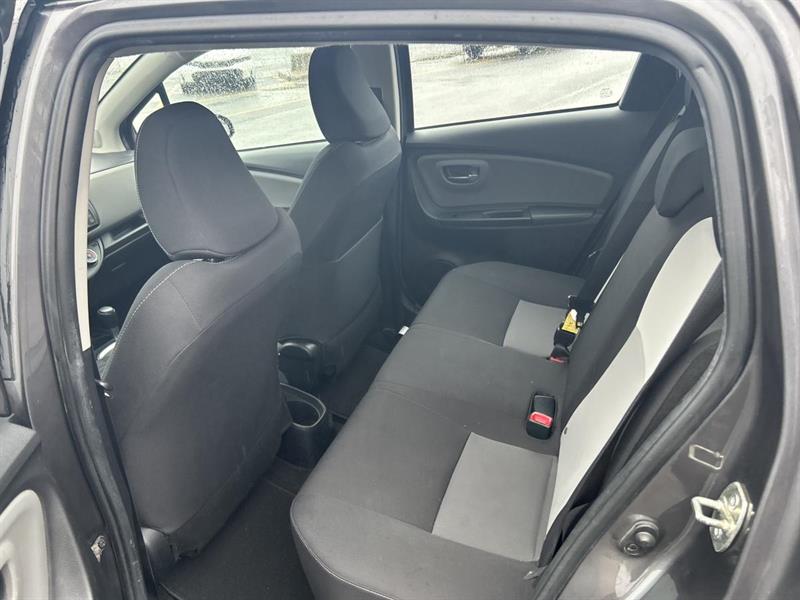 toyota Yaris Hatchback 2018 - 13