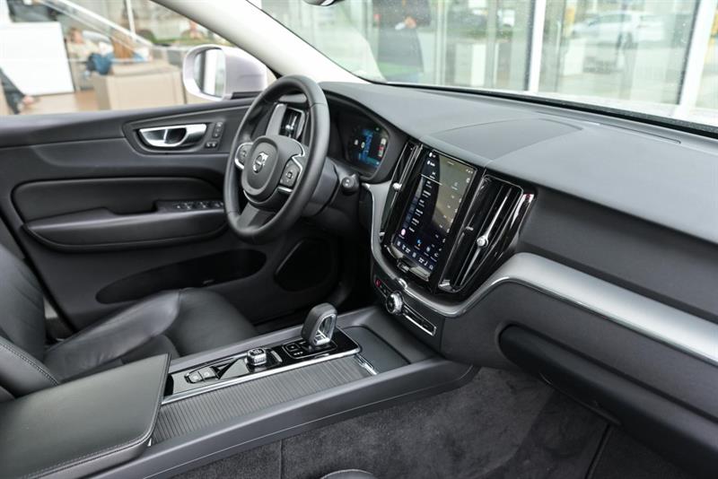 volvo XC60 2023 - 25
