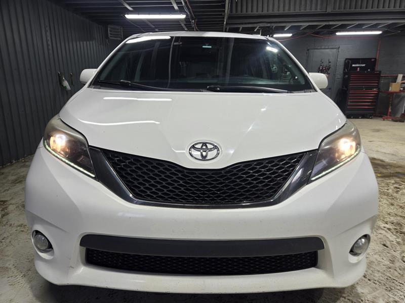 toyota Sienna 2015 - 4