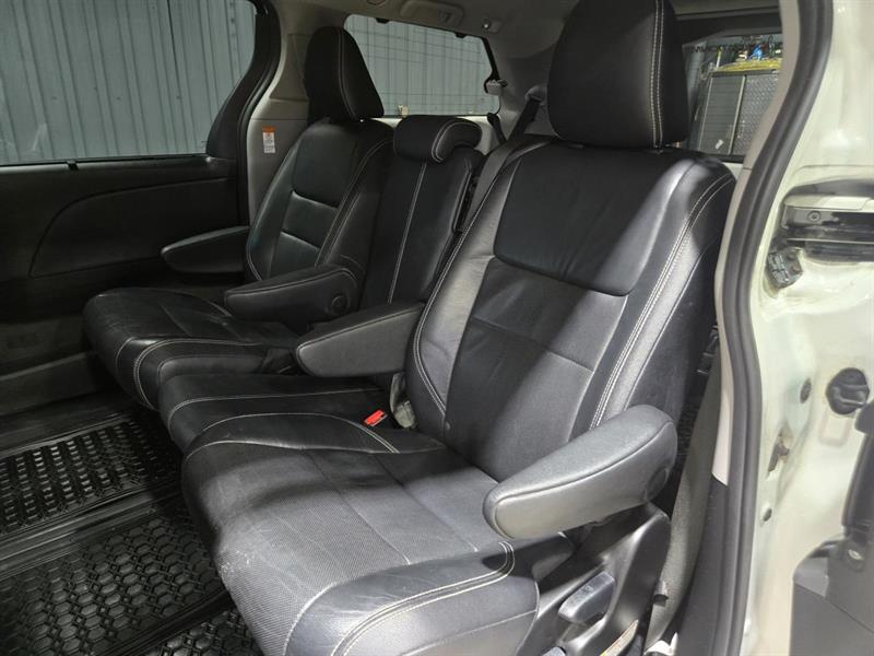 toyota Sienna 2015 - 13