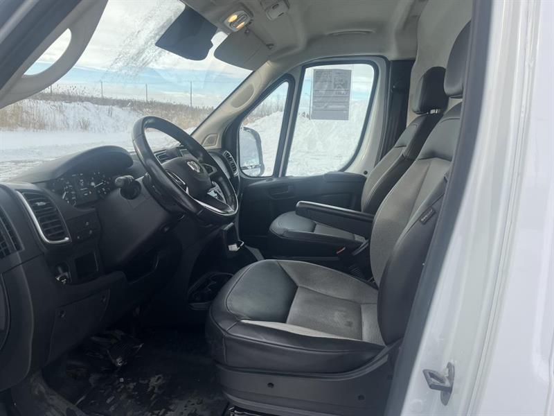 ram ProMaster fourgonnette utilitaire 2023 - 13