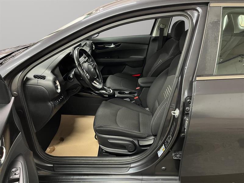 kia Forte5 2021 - 17