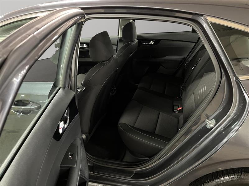 kia Forte5 2021 - 18