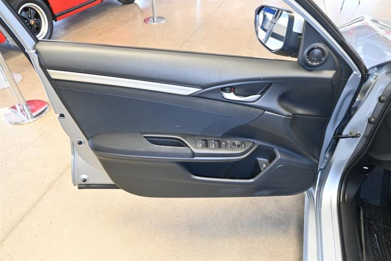 honda Civic Sedan 2018 - 11