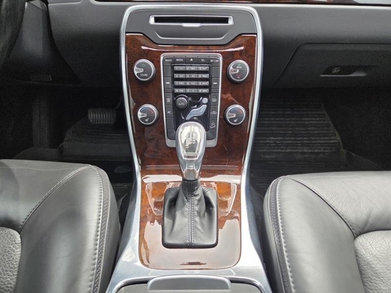 volvo XC70 2013 - 29